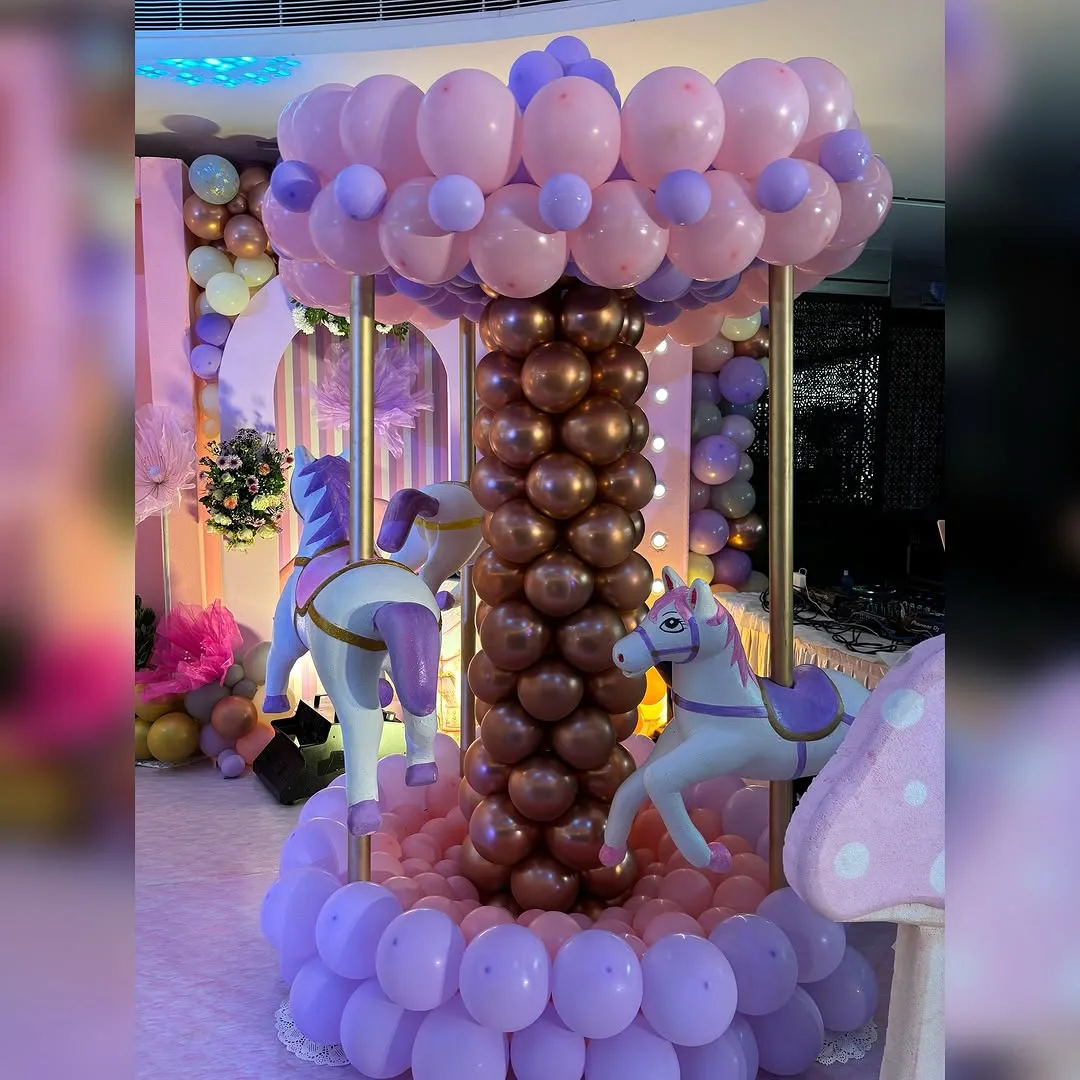 Birthday event décor by Designs by Aayushi, New Delhi