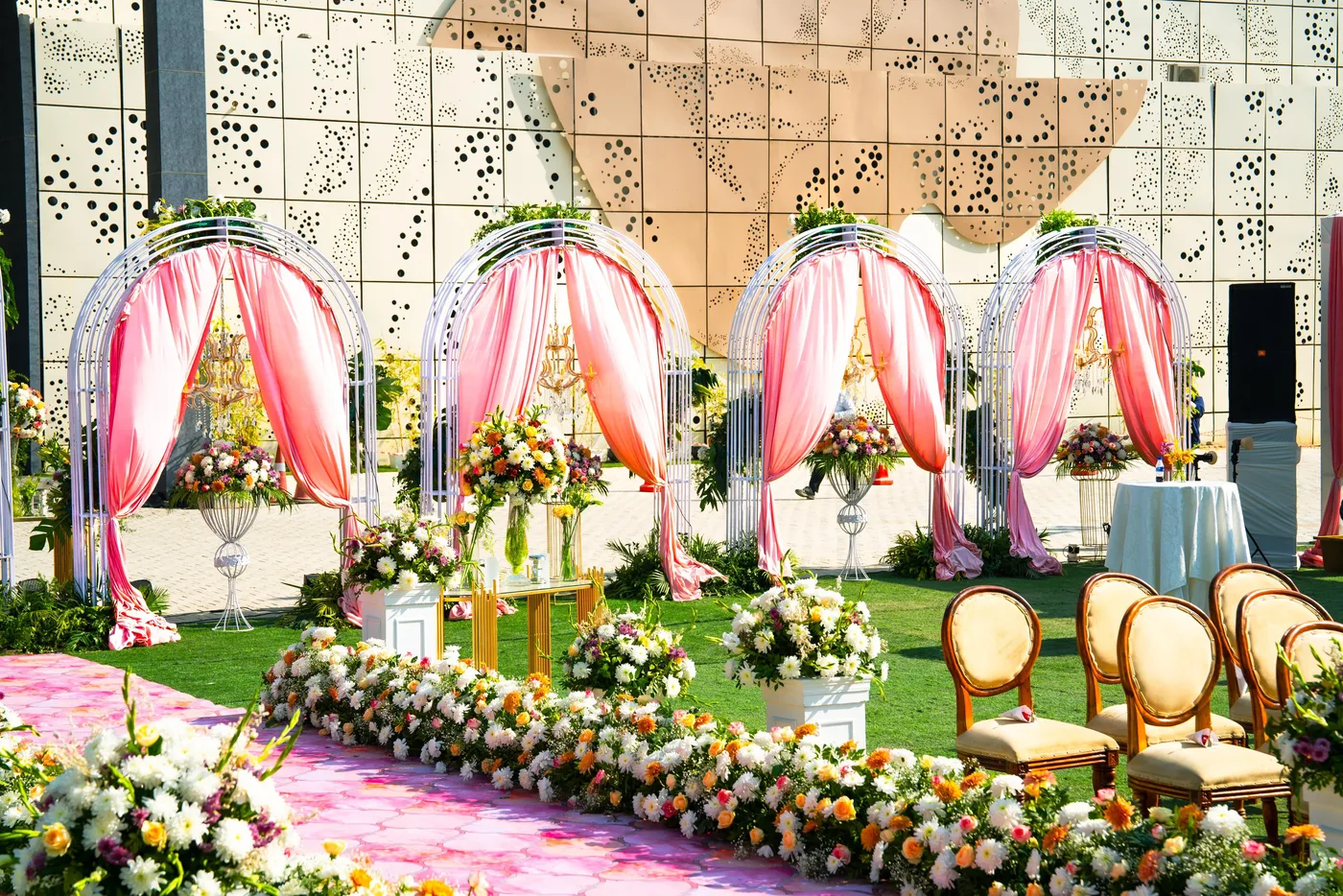 Lawn wedding décor by Designs by Aayushi, New Delhi