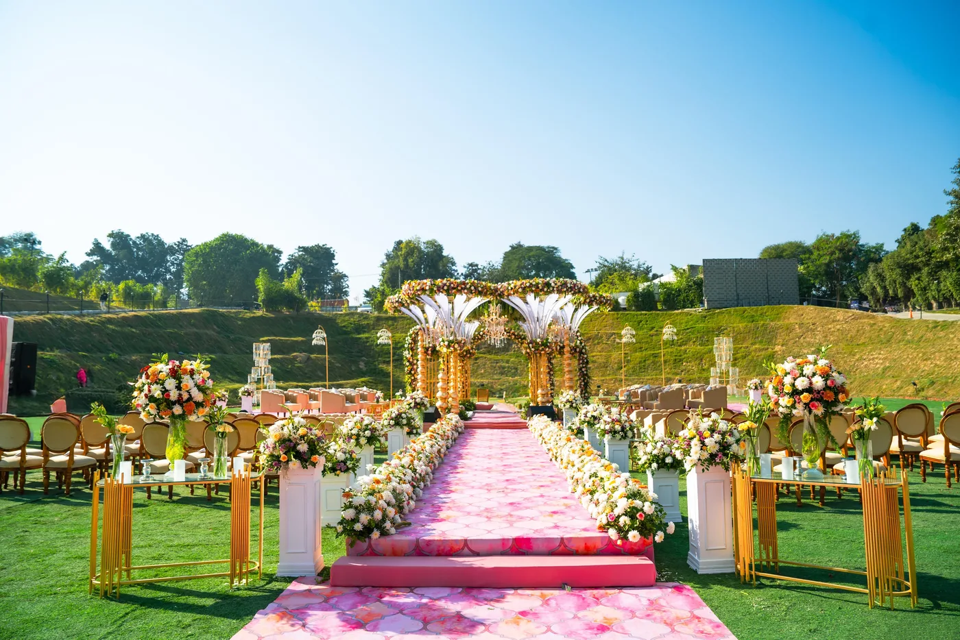 Lawn wedding décor by Designs by Aayushi, New Delhi