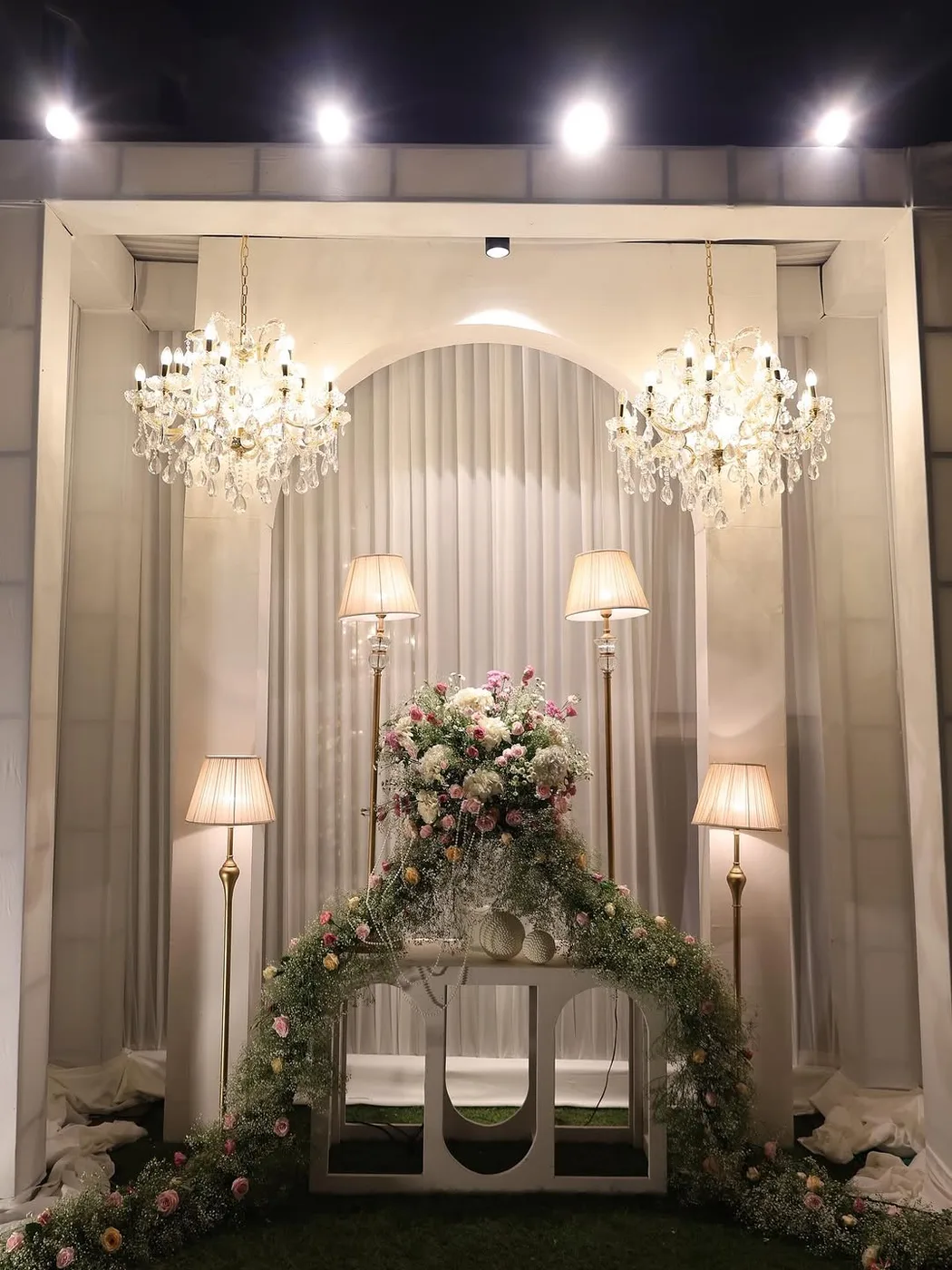 Wedding decor by Designs by Aayushi, New Delhi