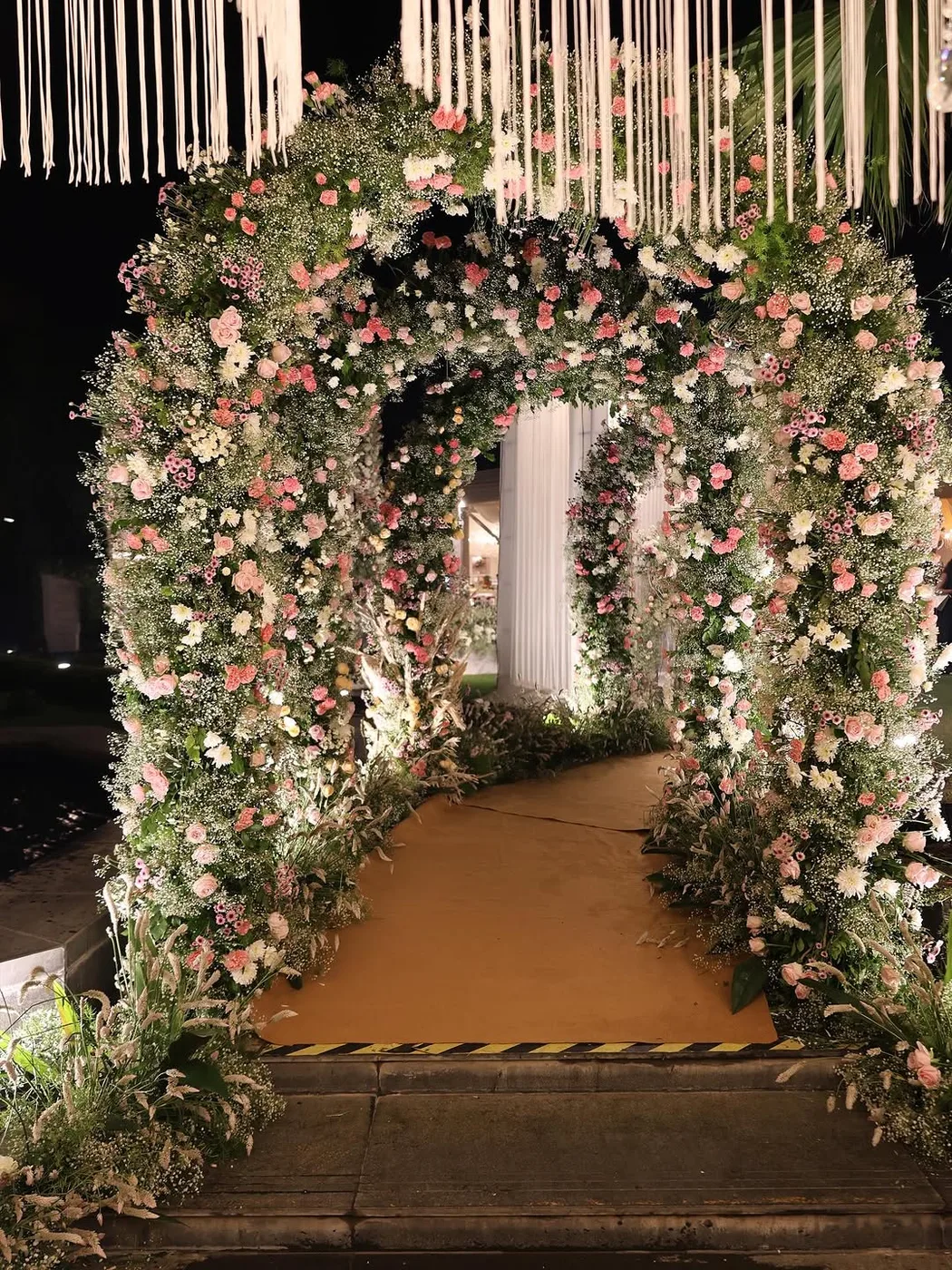 Wedding decor by Designs by Aayushi, New Delhi